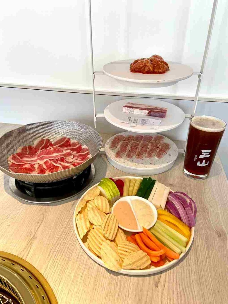 三山燒肉 牛肉湯 蔬菜盤