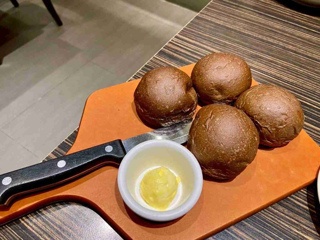 台中牛排館-傑克兄弟 餐前小圓麵包